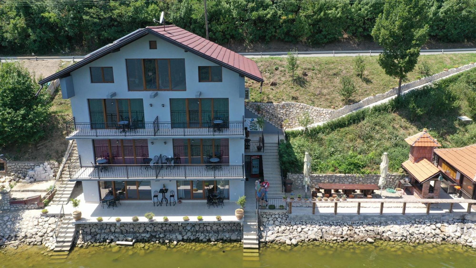 Dunavska Vila Milosavljevic Donji Milanovac Kültér fotó